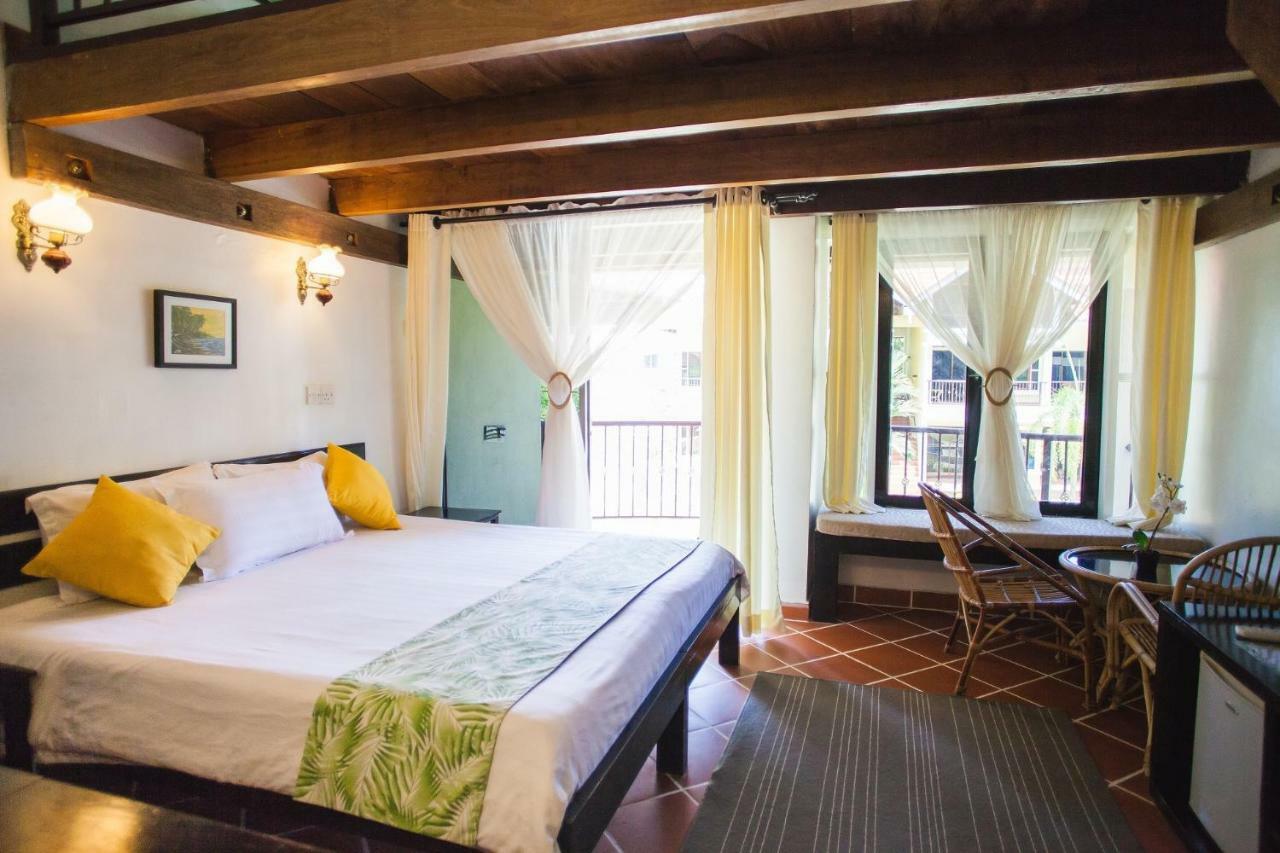 Anjungan Beach Resort Kampung Teluk Nipah Ngoại thất bức ảnh
