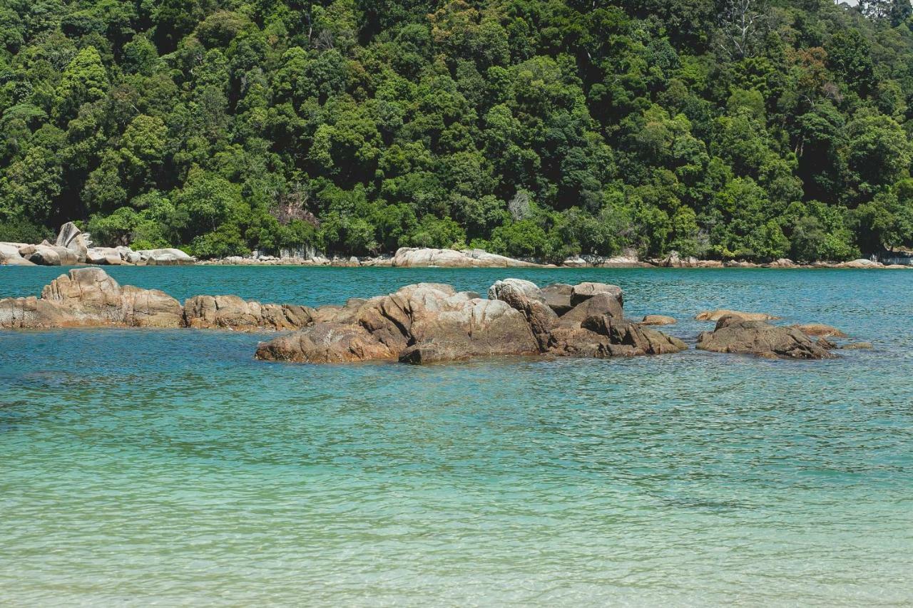 Anjungan Beach Resort Kampung Teluk Nipah Ngoại thất bức ảnh
