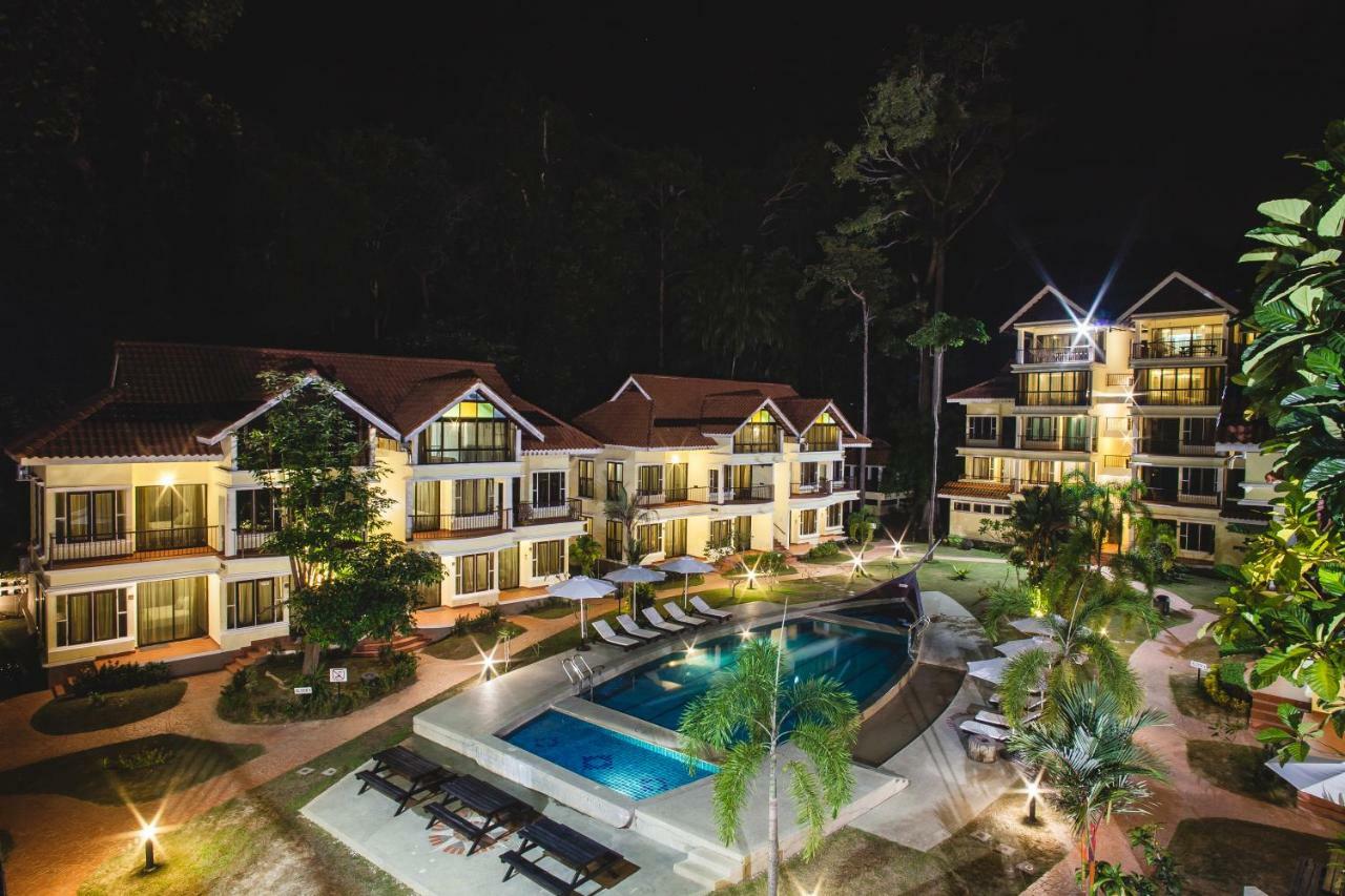 Anjungan Beach Resort Kampung Teluk Nipah Ngoại thất bức ảnh