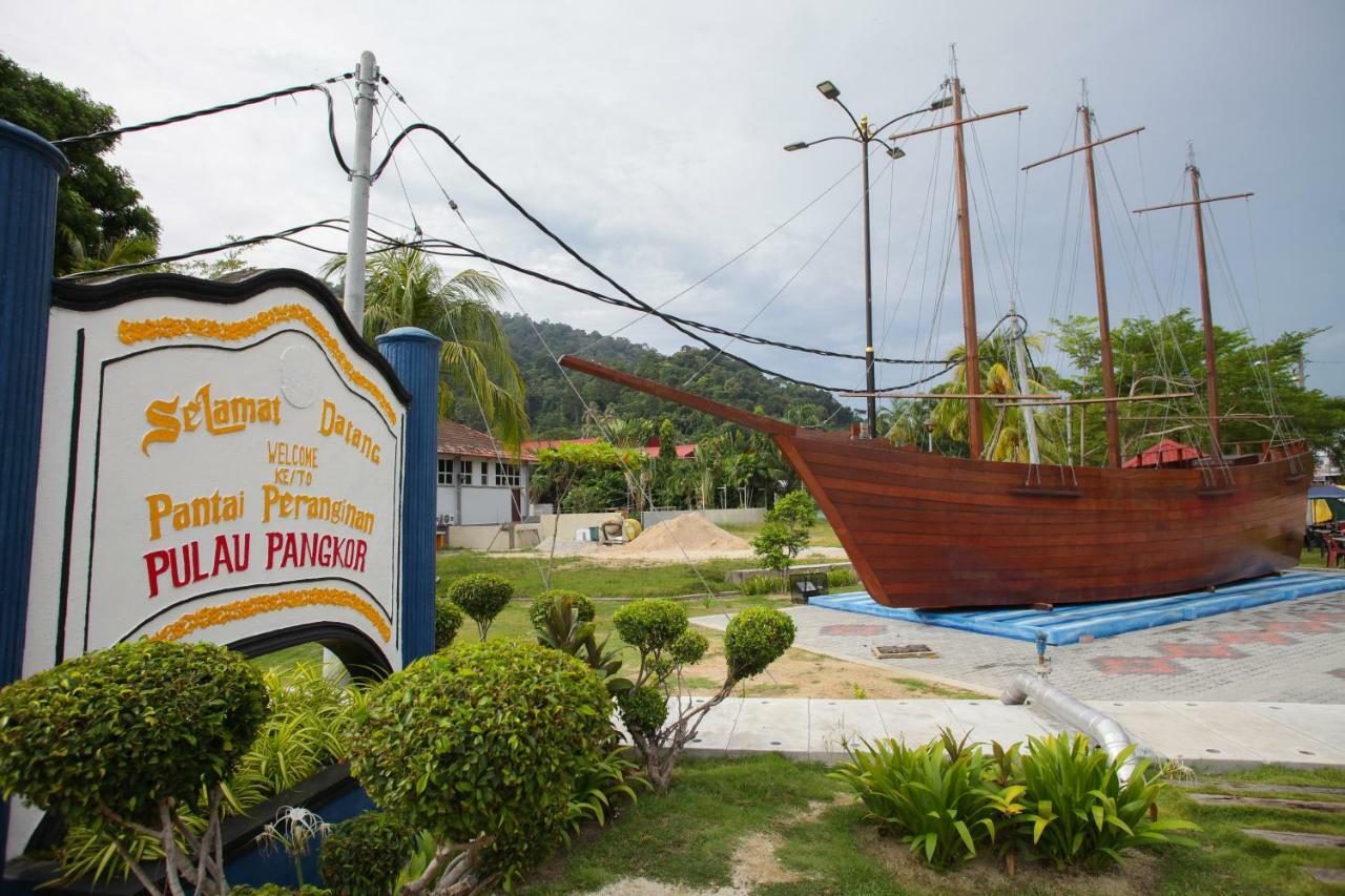 Anjungan Beach Resort Kampung Teluk Nipah Ngoại thất bức ảnh